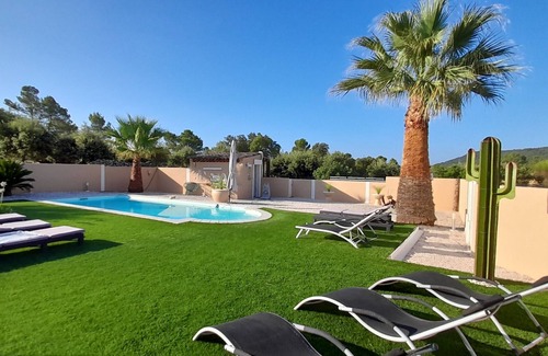 Besse-sur-Issole Casa | Family villa with pool in the heart of Provence. Sleeps 8. Sun and idleness