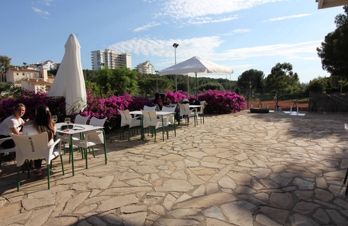 Vallpineda Villa | Villa familiar con piscina para hasta 6 personas + 2 niños