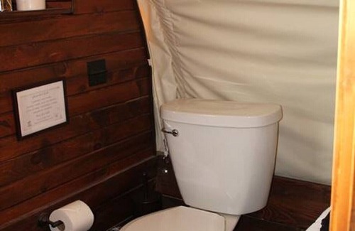 Virgin Cabina | Family Wagon Grafton #32 w/ King Bed, 2 BB Fire Pit & BBQ Grill