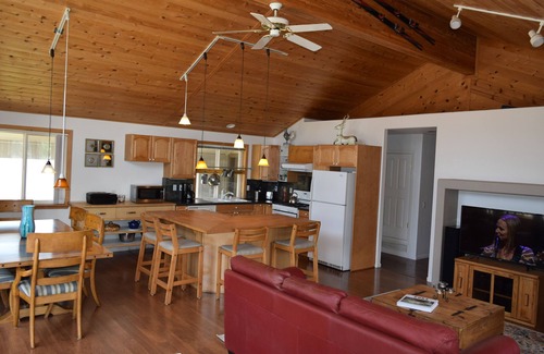 Truckee Casa | Entretenimiento y hogar familiar con unidad separada para suegros