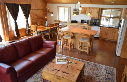 Truckee Casa | Entretenimiento y hogar familiar con unidad separada para suegros