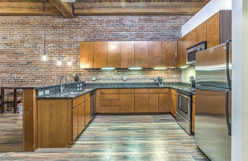 Downtown West Apartamento | Fanatics Favorite! View Games on Theater Screen TV