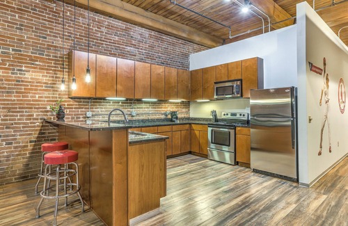 Downtown West Apartamento | Fanatics Favorite! View Games on Theater Screen TV