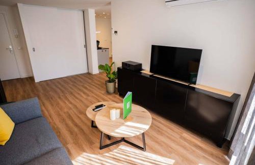 Tiel Apartamento | Fancy 70m2 Apartment with Terrace - WE39F