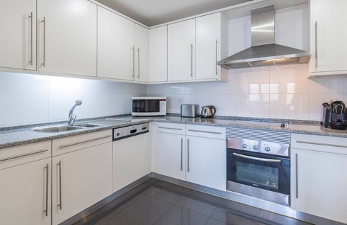 Olivais Apartamento | Fancy Apartment W/Metro at Doorstep by LovelyStay