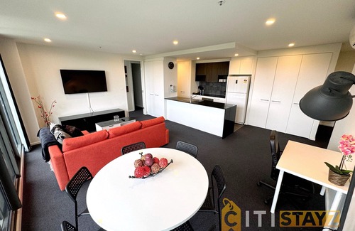 Phillip Apartamento | Fancy in Phillip - 2bd 2bth Apt!