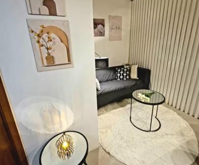 Bagumbayan Apartamento | Fancy Suite near Eastwood with Awesome Balcony!