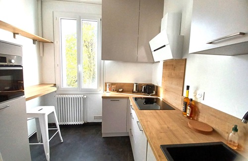 Angouleme Apartamento | Fanfrelin-Apartamento-Ciudad-Baño con ducha