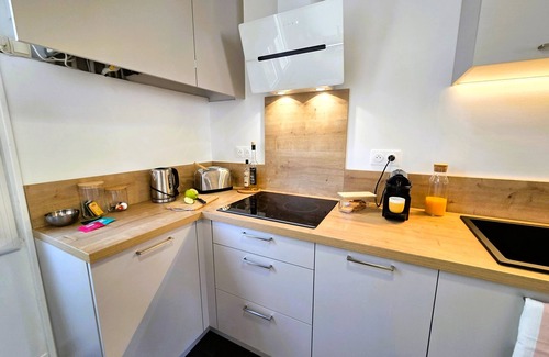 Angouleme Apartamento | Fanfrelin-Apartamento-Ciudad-Baño con ducha