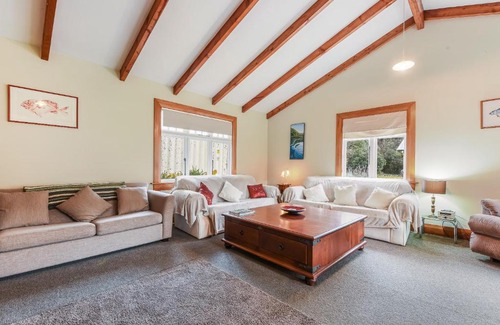Saint Omer Casa | Fantail Cottage Kaiuma Bay - Havelock Holiday Home