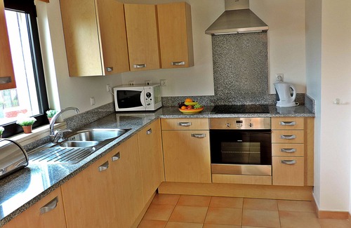 Luz Apartamento | Fantastic 1 bed Apt with heated pool/sauna/hot-tub/gym