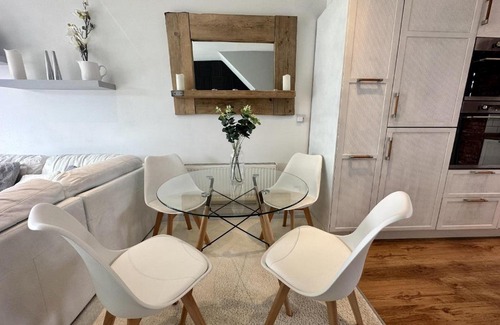 Royal Leamington Spa Casa | Fantastic 2-Bed House with Parking - Hosted by Hutch Lifestyle