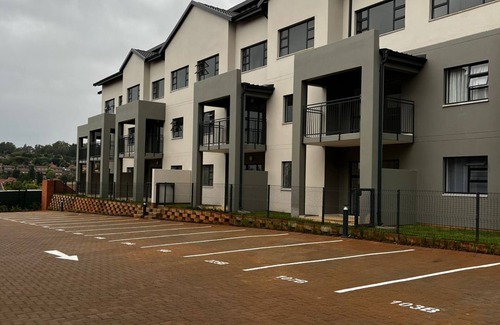 Greater Johannesburg Metropolitan Area Apartamento | Fantastic 2-bedroom apartment with WiFi in Johannesburg