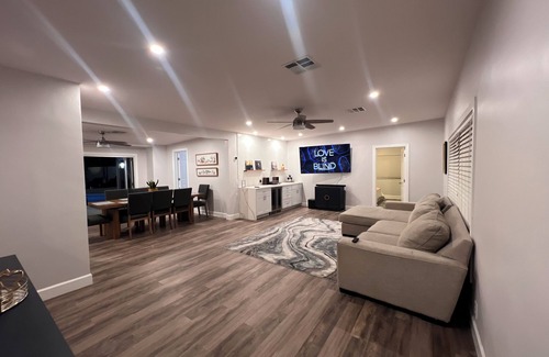 Palm Desert Casa | Fantastic 2-bedroom mid-century house with pool and game room in Palm Desert
