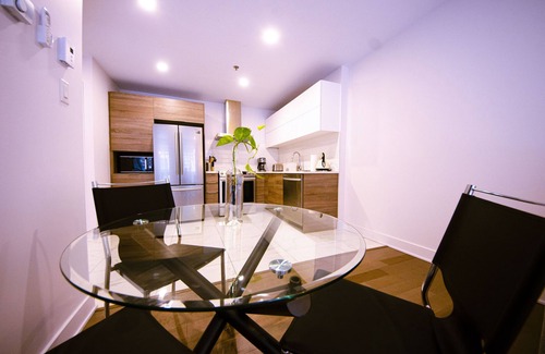Cote-Des-Neiges—Notre-Dame-De-Grace Condominio | Fantastic 2BR*private patio*gym Indoor parking