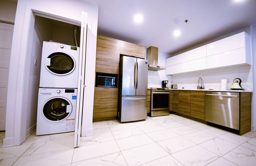 Cote-Des-Neiges—Notre-Dame-De-Grace Condominio | Fantastic 2BR*private patio*gym Indoor parking