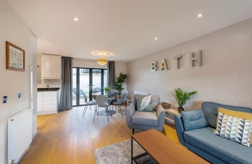 Bath Casa | Fantastic 3-bed house with parking