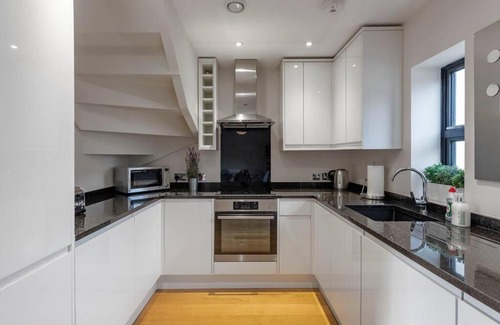 Bath Casa | Fantastic 3-bed house with parking