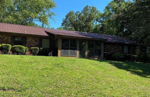 Tupelo Casa | Fantastic 3-bedroom house with AC in SaltillonCharming Southern Retreat –