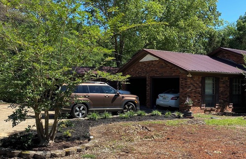 Tupelo Casa | Fantastic 3-bedroom house with AC in SaltillonCharming Southern Retreat –
