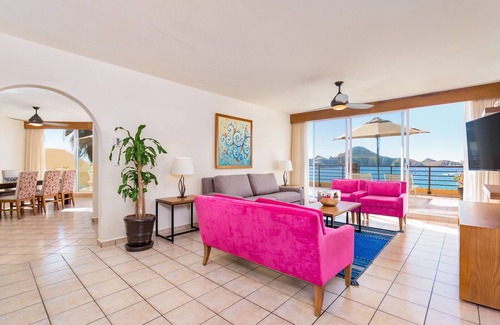 El Medano Ejidal Complejo | Fantastic 3 BR Luxury Penthouse Suite at Villa del Palmar in Cabo