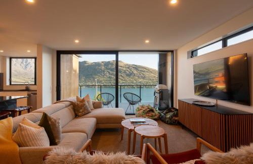 Frankton Casa | Fantastic 4 BDR home, AC, WIFI, Coffee Machine