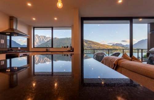 Frankton Casa | Fantastic 4 BDR home, AC, WIFI, Coffee Machine