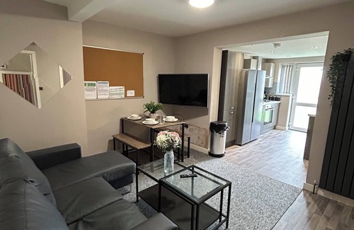 Hull Casa | Fantastic 5-bedroom house with WiFi in Kingston upon Hull