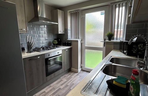 Hull Casa | Fantastic 5-bedroom house with WiFi in Kingston upon Hull