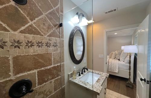 Anaheim Resort Casa | Fantastic 6 bedroom, 45 bath home (4 master Suites), pool home