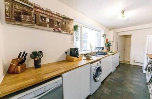Sunderland Casa | Fantastic 6 Bedroom House!
