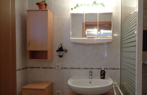 Veckerhagen Apartamento | Fantastic apartment in Reinhardshagen