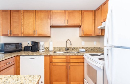 Midtown Ocean City Condominio | Fantastic Bay Views! 2BR Condo NEWLY UPDATED!