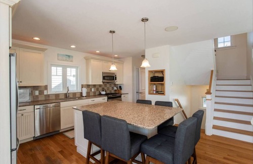Wells Beach Casa | Fantastic Beach House! 4 bedroom across the Ocean.
