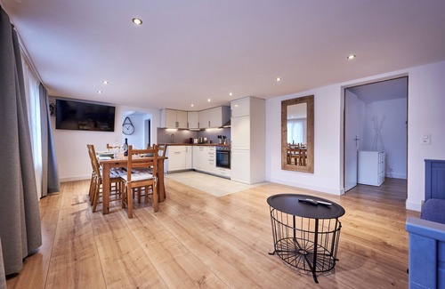 Central Interlaken Apartamento | Fantastic 2 Bedroom Garden Apartment with Mountain View in Interlaken