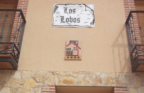Sauquillo de Cabezas Casa | Fantástica casa Rural " Los Lobos "