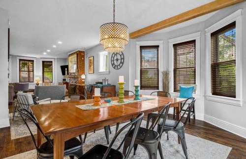 Mount Washington Casa | Fantastic Family Home in Central Mount Washington