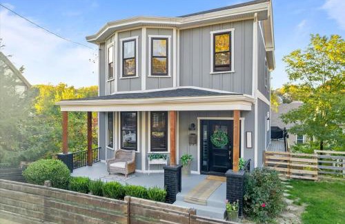 Mount Washington Casa | Fantastic Family Home in Central Mount Washington