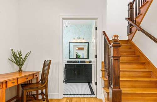Helvetia Casa | Fantastic Farmland Views, Custom Country Estate, Huge Patio, BBQ, Ping Pong, 15 Miles to Portland