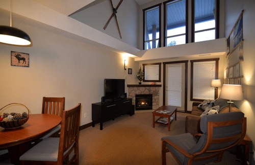 East Kootenay Condominio | Fantástico Fernie Flat !! Ubicación central y comodidades