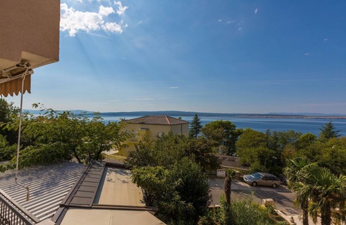Dramalj Apartamento | Fantástico piso a 100 metros de la playa con sauna, jacuzzi, vistas al mar