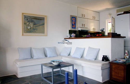 Koundouros Casa | Fantástica casa en el paseo marítimo con acceso directo al mar, en Koundouros