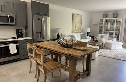 Key Biscayne Apartamento | Fantastic Key Colony apt with beach ,pool and tennis