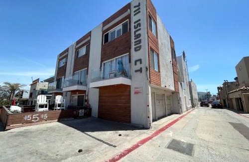 Mission Beach Apartamento | Fantastic Mission Beach condo steps to the Beach