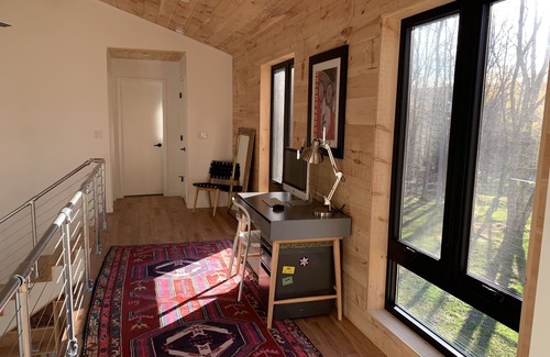 Timberline Cabina | Impresionante cabaña nórdica moderna en cinco acres idílicos