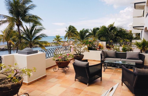 Puerto Aventuras Condominio | Fantastic Oceanfront condo with private beach: best view in Puerto Aventuras