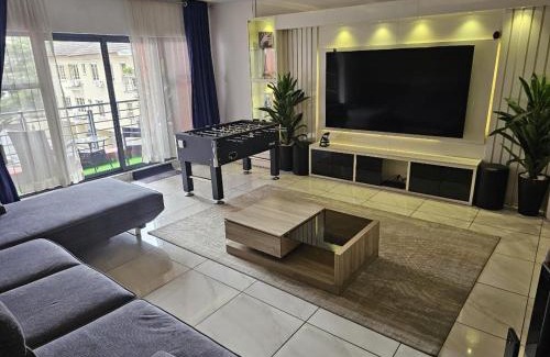 Ofin Apartamento | Fantastic Oniru Estate Apartment