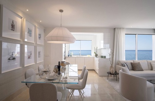 Estepona Apartamento | FANTÁSTICO APARTAMENTO PRIMERA LINEA DE MAR