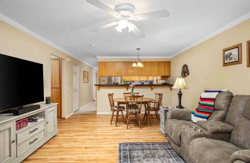 Hillsboro Casa | Great Deals on Summer Stays!