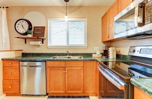 Redmond Casa | Fantastic Single Level Retreat, Pet Friendly, Near Downtown Redmond, Fenced Yard, AC, Washer/Dryer